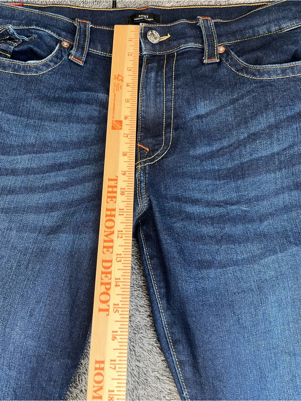 True Religion Ricky Relaxed Straight Jeans Dark Wash Size 42 (Measures 44)